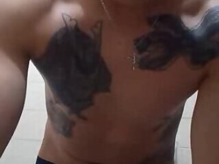 Sexi tatoo hunk